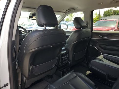 Certified 2022 Jeep Grand Cherokee L Limited RWD image 18