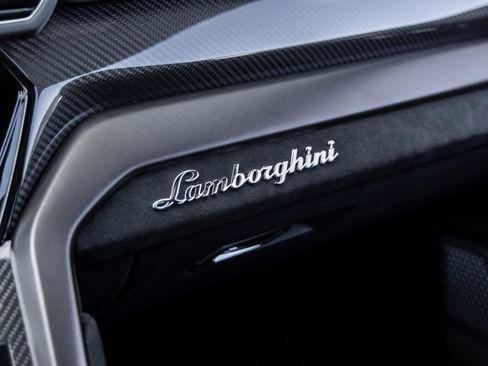 Used 2024 Lamborghini Urus Performante image 35