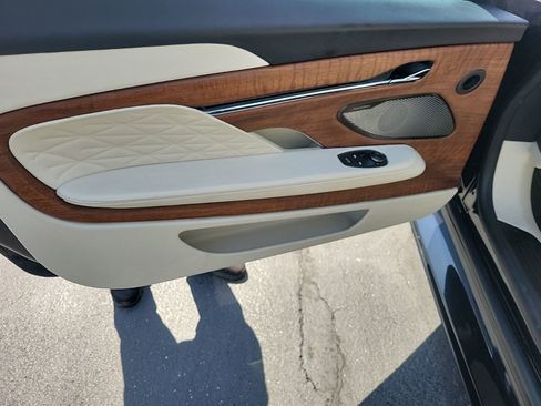 Used 2024 Aston Martin DB12 Convertible RWD image 5