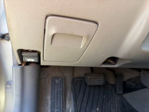 Used 2005 Subaru Forester 2.5X image 9