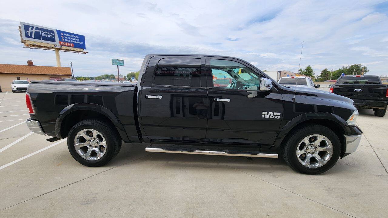 Used 2017 RAM 1500 Laramie AWD/4WD image 7