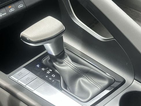 Used 2024 Hyundai Elantra SEL FWD image 28