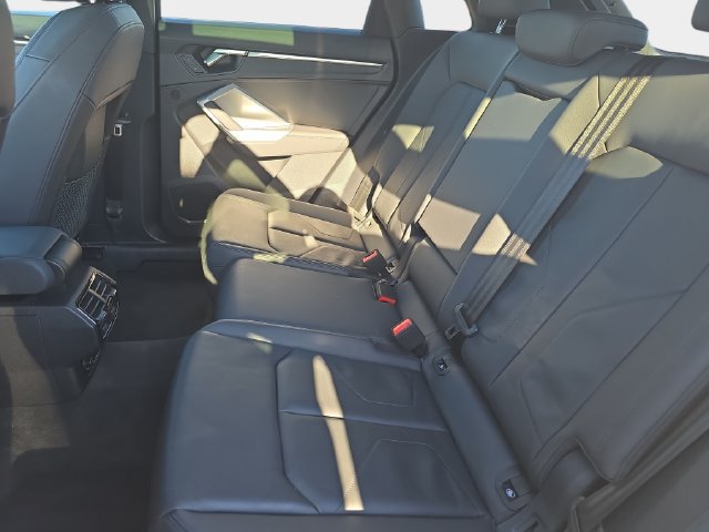 Used 2022 Audi Q3 2.0T Premium AWD/4WD image 18