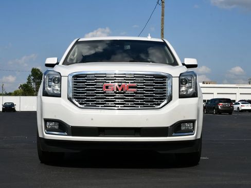 Used 2019 GMC Yukon XL Denali w/ Denali Ultimate Package AWD/4WD image 2