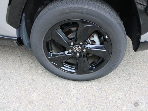 Used 2021 Toyota RAV4 XSE w/ XSE Grade Weather Package AWD/4WD image 12