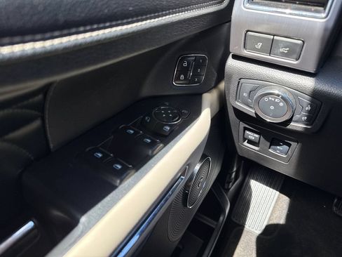 Used 2018 Ford Expedition Max Platinum AWD/4WD image 37