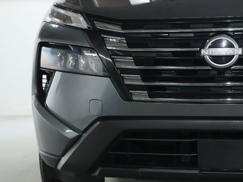 Used 2024 Nissan Rogue S image 7