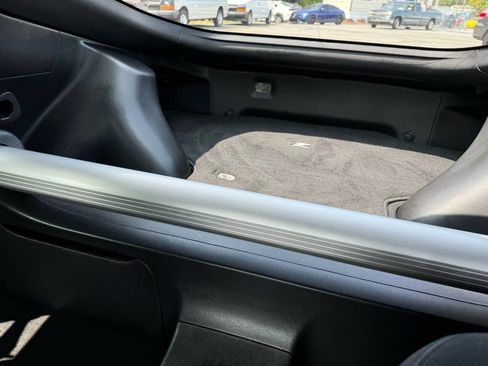 Used 2017 Nissan 370Z Base 2dr Coupe 6M image 6