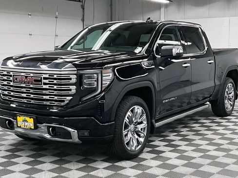 Used 2023 GMC Sierra 1500 Denali w/ Denali Reserve Package AWD/4WD image 12