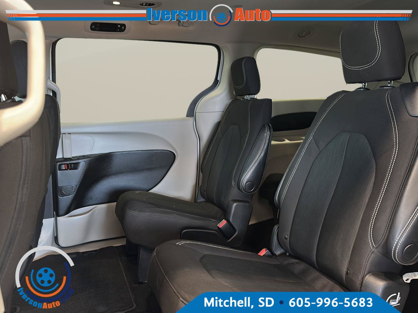 Used 2023 Chrysler Voyager LX FWD image 23
