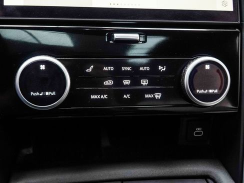 Used 2023 Land Rover Discovery HSE R-Dynamic AWD/4WD image 25