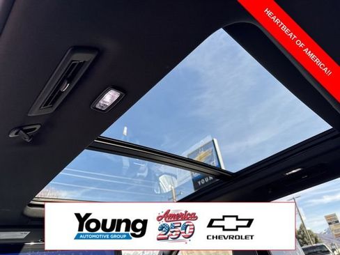 New 2026 Chevrolet Suburban Premier AWD/4WD image 18