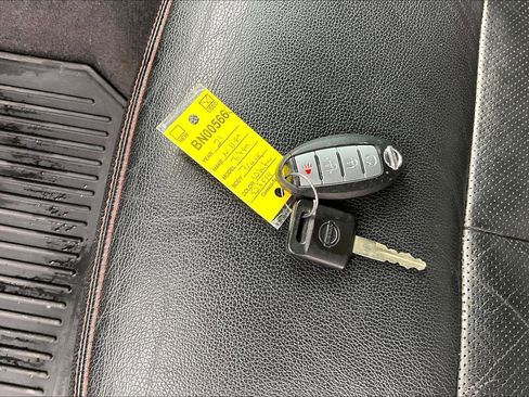 Certified 2021 Nissan Titan PRO-4X w/ Pro-4x Convenience Package image 11