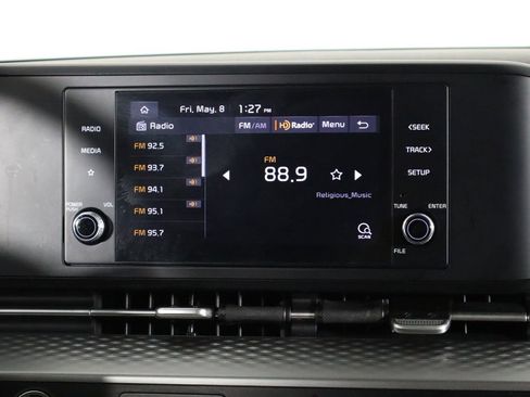 Used 2022 Kia Carnival LX FWD image 28