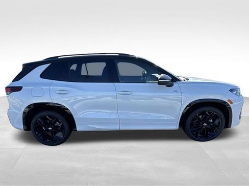 New 2026 Volkswagen Tiguan SE R-Line FWD image 6