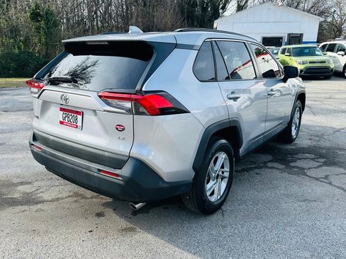 Used 2021 Toyota RAV4 LE image 6