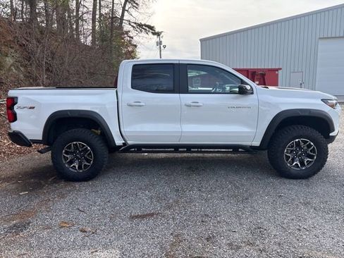Used 2024 Chevrolet Colorado ZR2 w/ Technology Package image 3