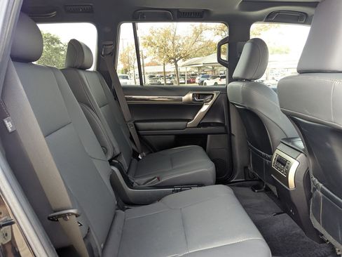 Used 2021 Lexus GX 460 Premium image 25