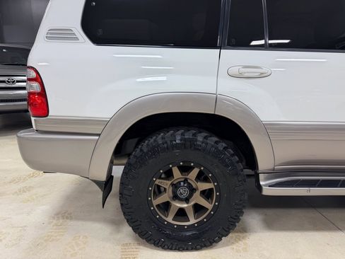Used 2004 Toyota Land Cruiser image 18