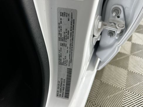 Used 2025 RAM 1500 Laramie image 12