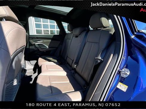 Used 2025 Audi Q5 Premium w/ Convenience Package image 18