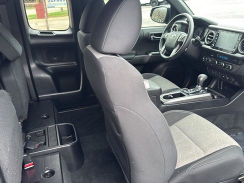 Used 2023 Toyota Tacoma TRD Sport w/ Black Out Package (TMS) AWD/4WD image 19