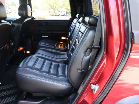 Used 2005 HUMMER H2 SUT w/ Preferred Equipment Group AWD/4WD image 19