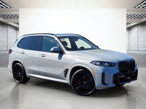 New 2026 BMW X5 xDrive40i w/ M Sport Package AWD/4WD image 2
