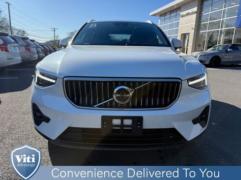 Used 2024 Volvo XC40 B5 Ultimate w/ Protection Package Premier image 3