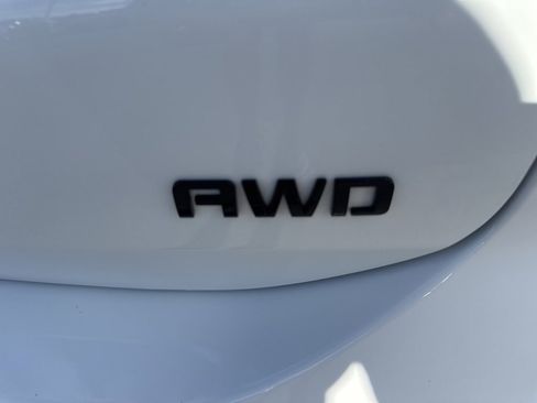 Used 2022 Chevrolet Equinox Premier image 10