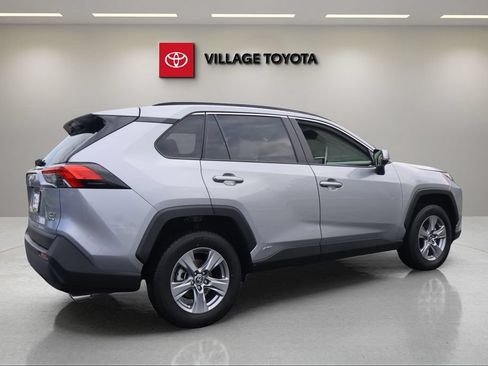 Certified 2025 Toyota RAV4 XLE w/ Convenience Package AWD/4WD image 5