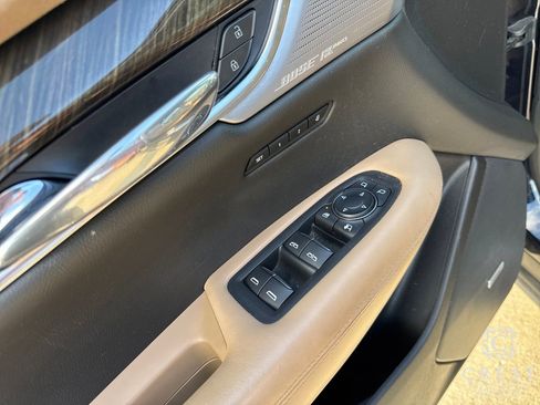 Used 2021 Cadillac XT6 Sport w/ Platinum Package image 9