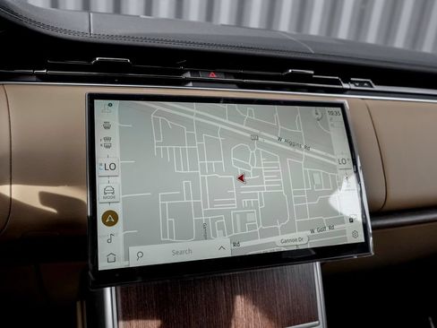 New 2026 Land Rover Range Rover Long Wheelbase SE AWD/4WD image 12