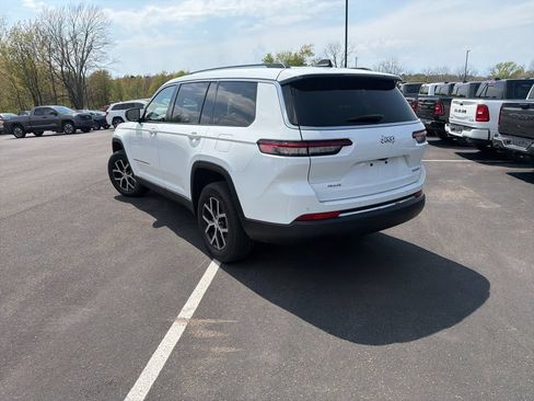 Used 2023 Jeep Grand Cherokee L Limited AWD/4WD image 5