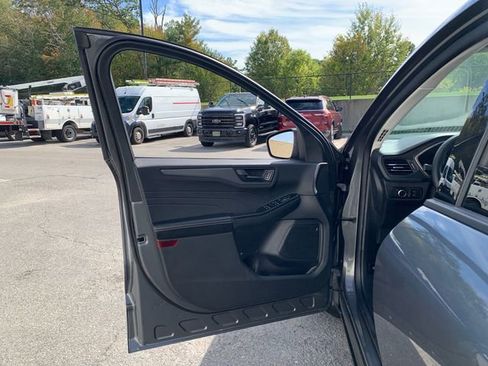 Used 2025 Ford Escape Active w/ Cold Weather Package image 17