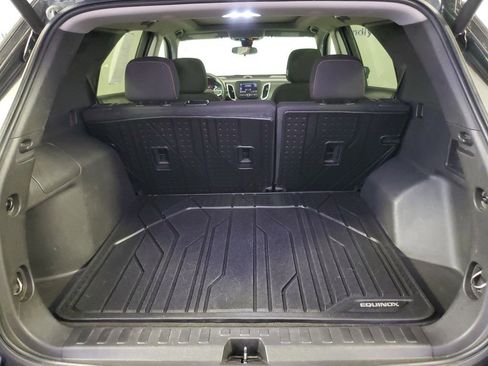Used 2023 Chevrolet Equinox LT image 9