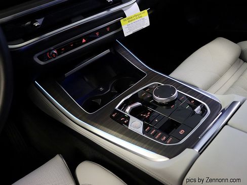 Used 2026 BMW X5 xDrive50e w/ Climate Comfort Package image 26