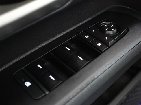 Used 2024 Toyota Tacoma TRD Off-Road image 34