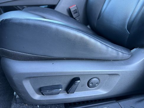 Used 2023 Nissan Rogue SV w/ SV Premium Package image 16