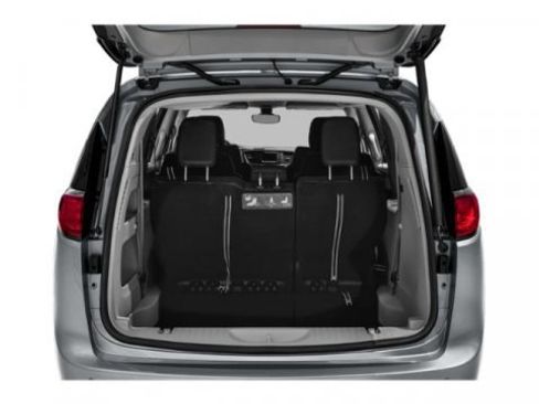 Used 2020 Chrysler Pacifica Touring-L image 15