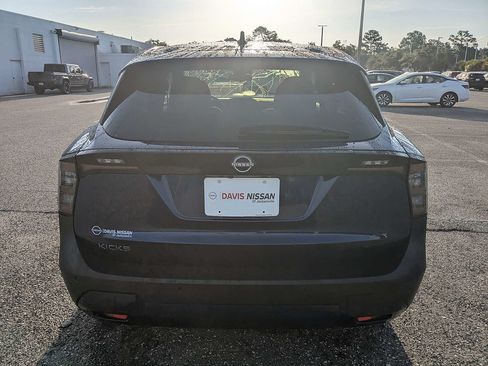 Used 2025 Nissan Kicks SV FWD image 5