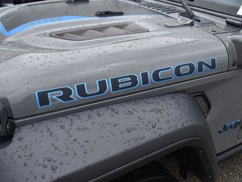 Used 2023 Jeep Wrangler Unlimited Rubicon 4xe w/ Cold Weather Group AWD/4WD image 4