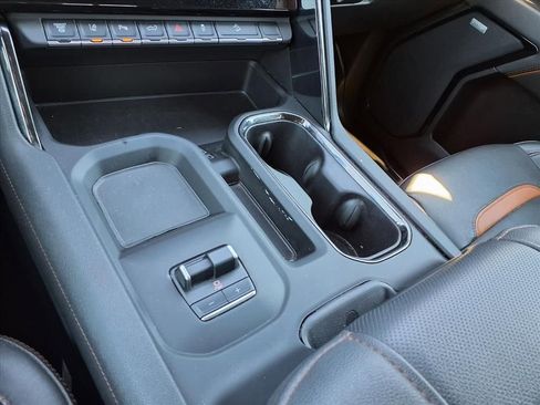 Used 2024 GMC Sierra 2500 AT4 w/ AT4 Preferred Package image 29