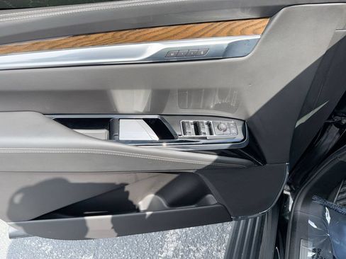 Used 2025 Cadillac Escalade ESV Sport Platinum w/ LPO, Floor Liner Package AWD/4WD image 15