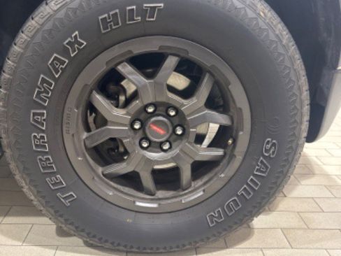 Used 2023 Nissan Frontier SV w/ SV Convenience Package image 39