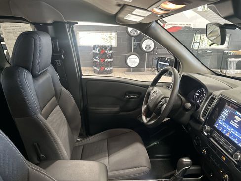 Certified 2024 Nissan Frontier SV w/ Technology Package AWD/4WD image 9