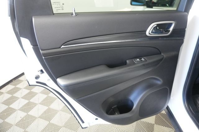 Used 2020 Jeep Grand Cherokee Limited AWD/4WD image 27