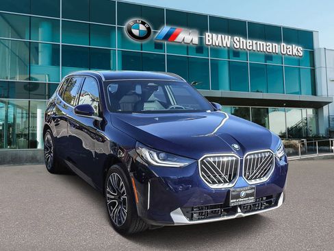 Used 2025 BMW X3 xDrive30i w/ Convenience Package image 3