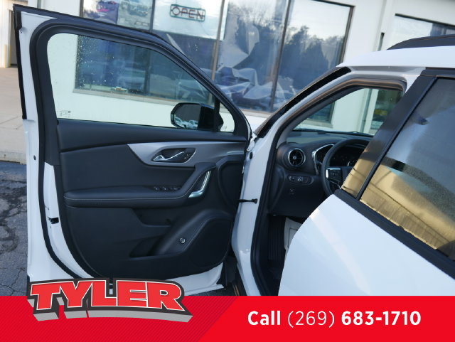 New 2026 Chevrolet Blazer LT w/ Convenience Package AWD/4WD image 19