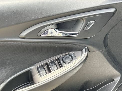Used 2023 Chevrolet Malibu LS FWD image 16